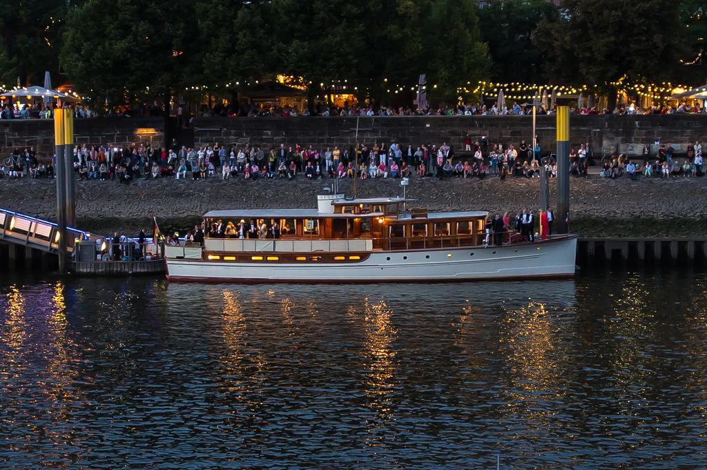 Hotelschiff Nedeva Bréma Kültér fotó